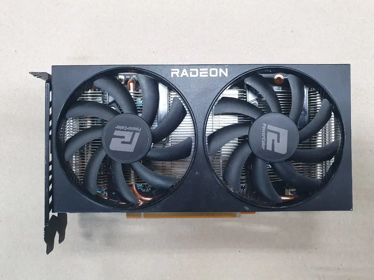 라데온 RX6600 8GB 팝니다